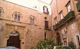 BeeClaire Guest House